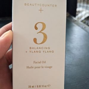 Beauty counter type 3 balancing facial oil